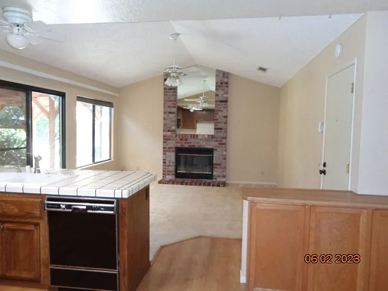 6122 Vanden Rd — Photo 4