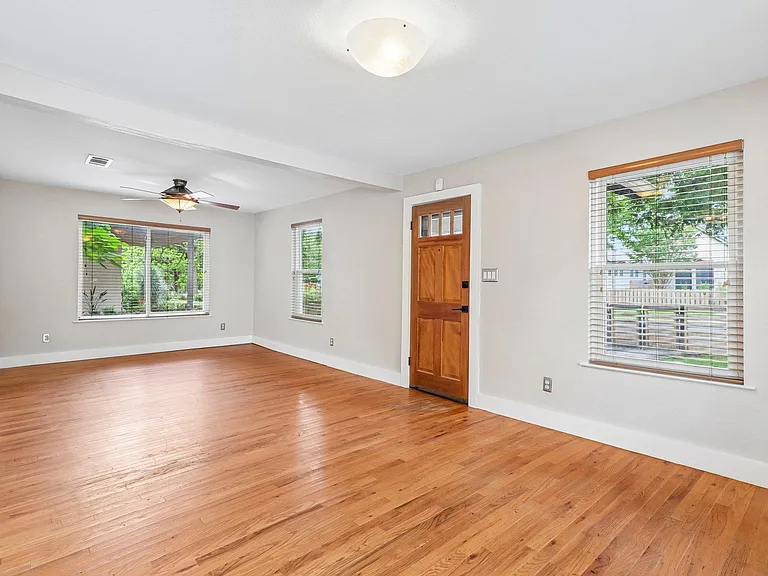 4315 Bellvue Ave — Photo 5