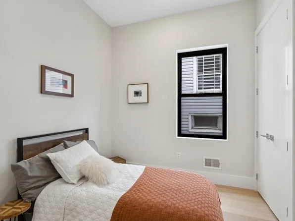 220 Freeman Avenue image 25 of 47