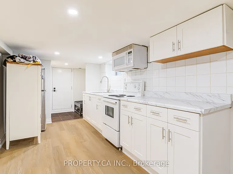 242 Emerson Ave #BASEMENT — Photo 18