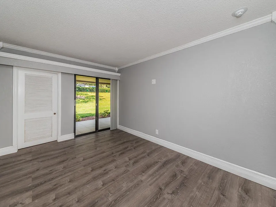 36750 US Highway 19 N #2896