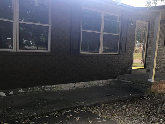 2nd image of 1164 N Lee Dr