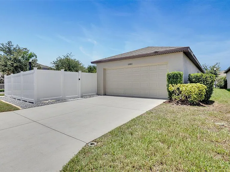 12401 Streambed Dr — Photo 33