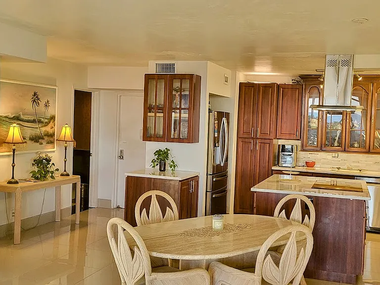 1147 Hillsboro Mile #Penthouse 6S — Photo 4