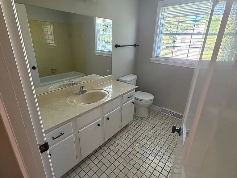 747 Mooreland Dr — Photo 7