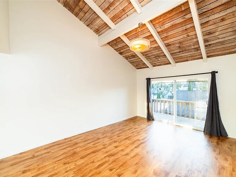 10 Oak Tree Ln — Photo 5