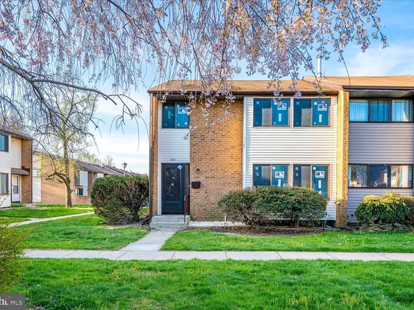 203 Canterbury Ct, East Windsor, NJ 08520