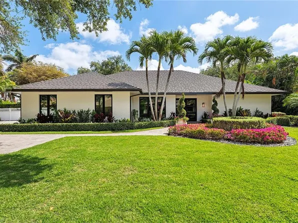 6608 Ridgewood DR, NAPLES, FL 34108