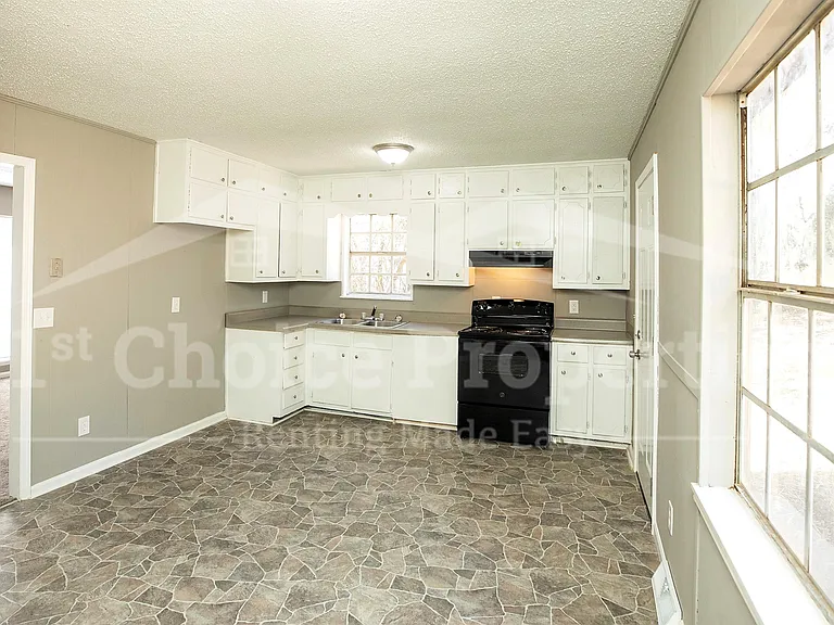 5140 Hickory Dr NE — Photo 6
