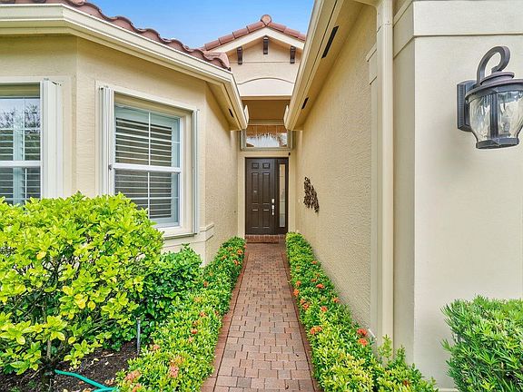 3rd image of 8303 Serena Creek Avenue