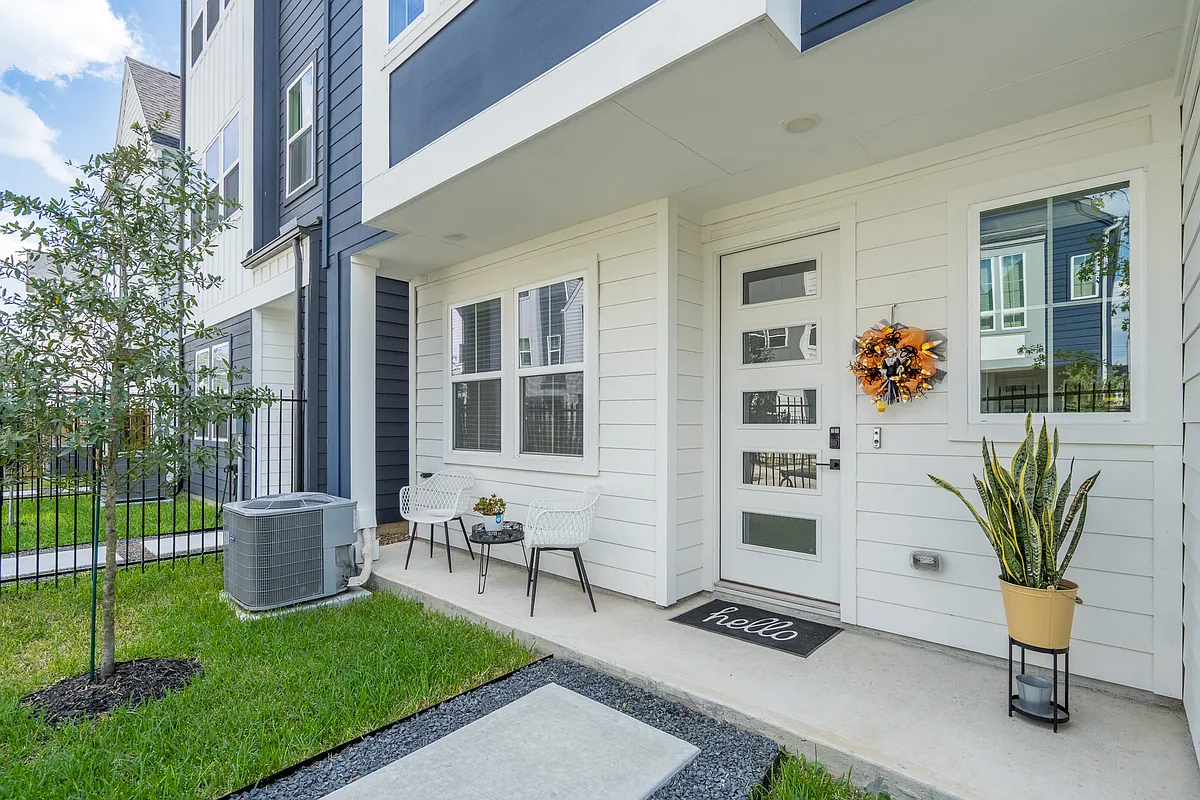 Building Photo - 8324 Springwood Canyon Ln