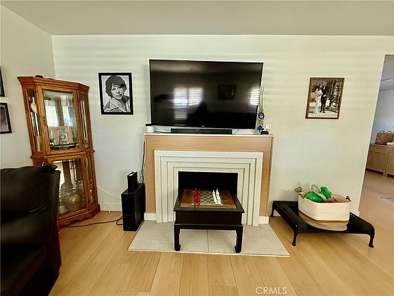 5th image of 2701 W 84th St