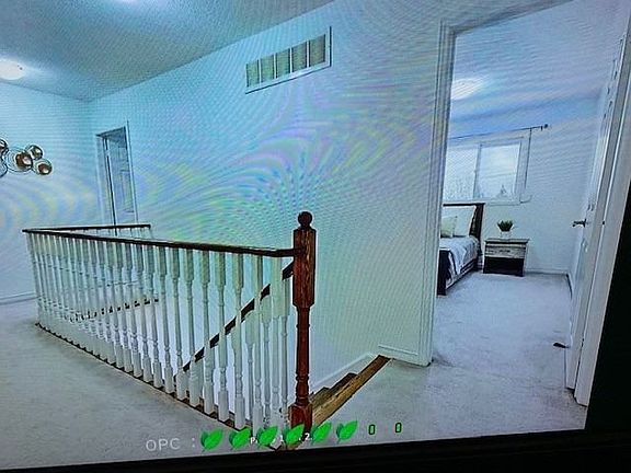 5th image of 98 Foxfield Cres