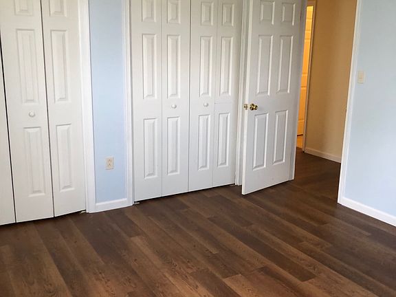 5th image of 512 Worthington Dr