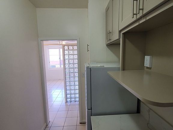 5th image of 1439 Pensacola St #D