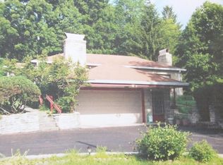 2215 E Covenanter Dr, Bloomington, IN