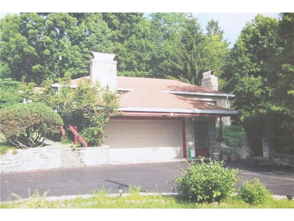 2215 E Covenanter Dr photo 1