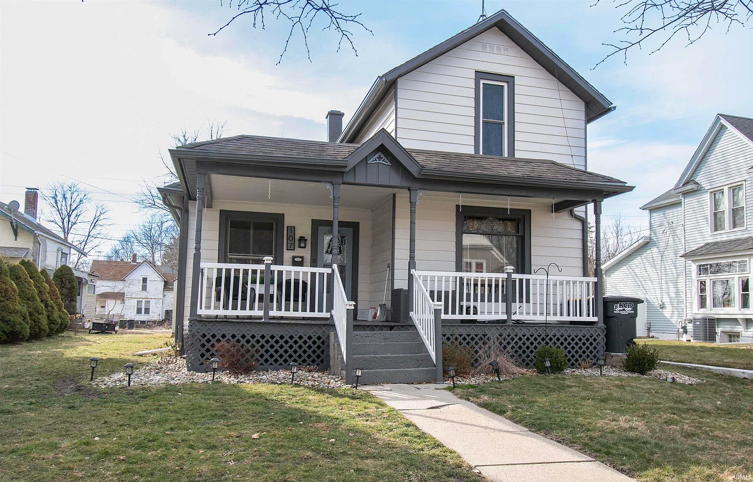 107 N Lincoln St photo 1