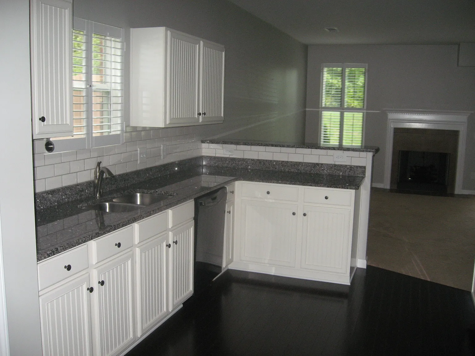 3 bed, 2194 sqft, $2,400 — Photo 4