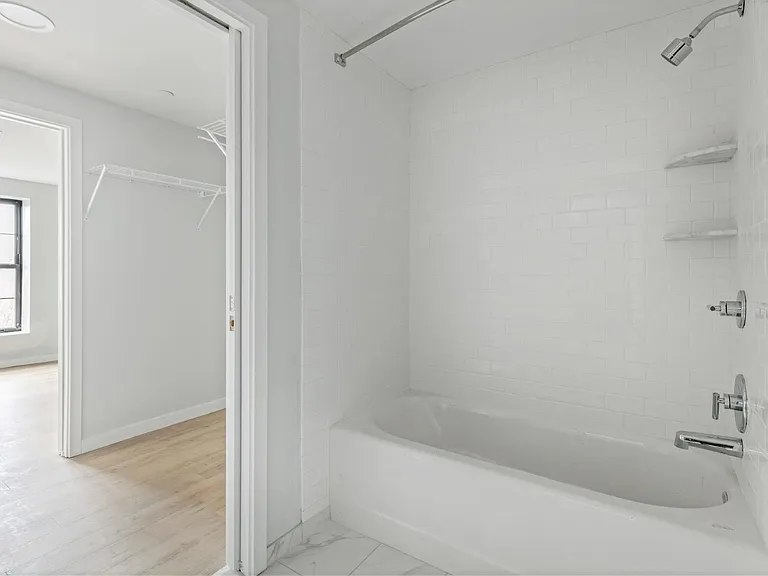 11 Soden St — Photo 7