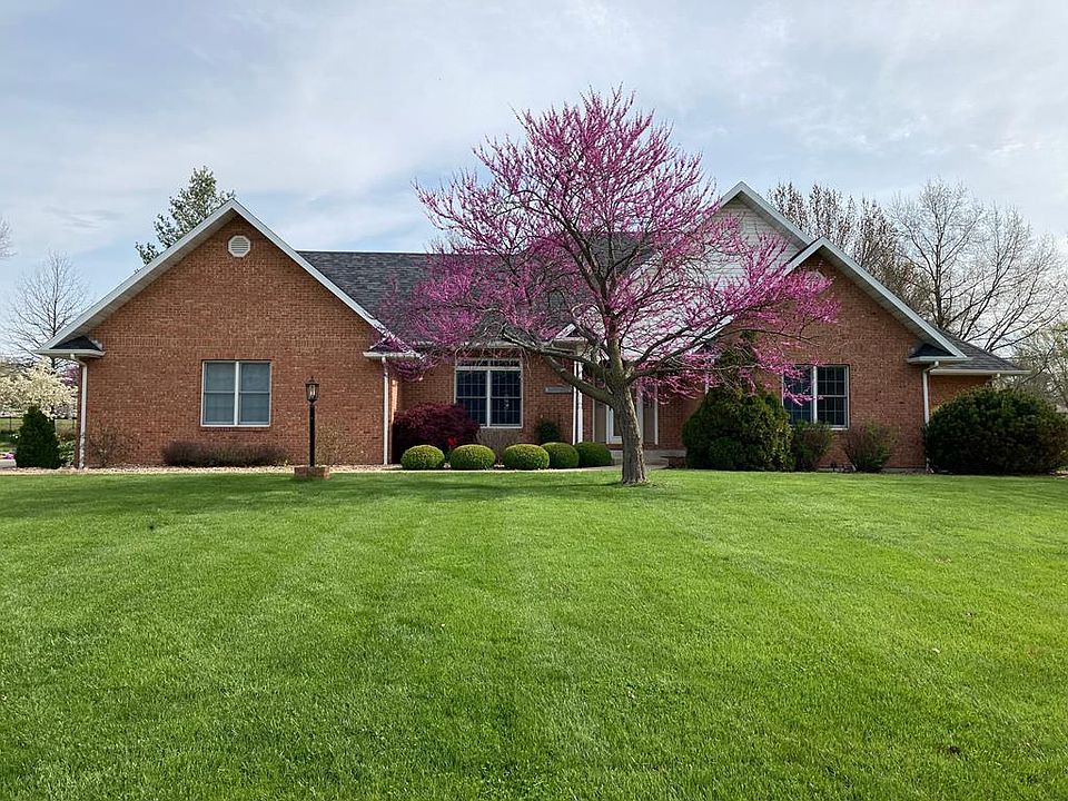 1st image of 414 Garrett Dr