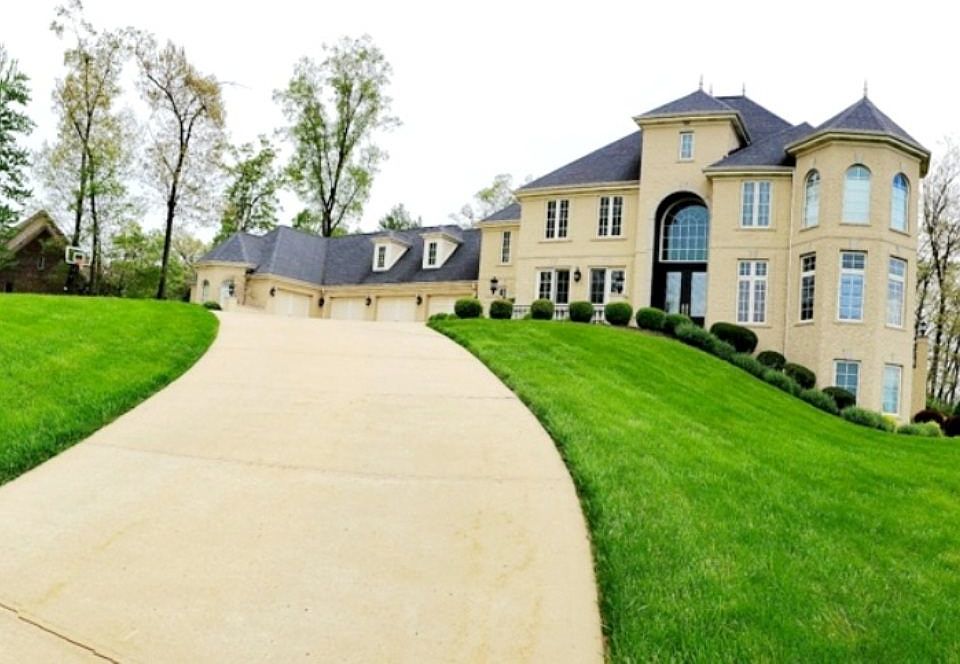 1st image of 104 Mirage Dr