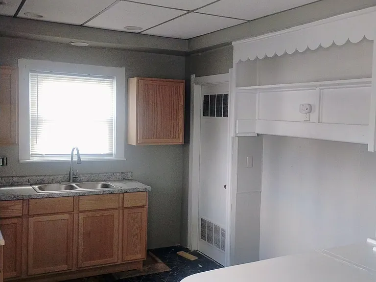 1408 Roosevelt Ave — Photo 10