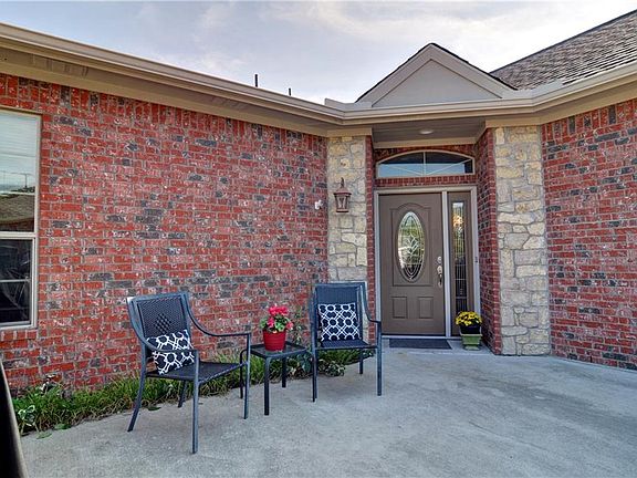 2nd image of 3323 Rosemeade Dr Unit 2712