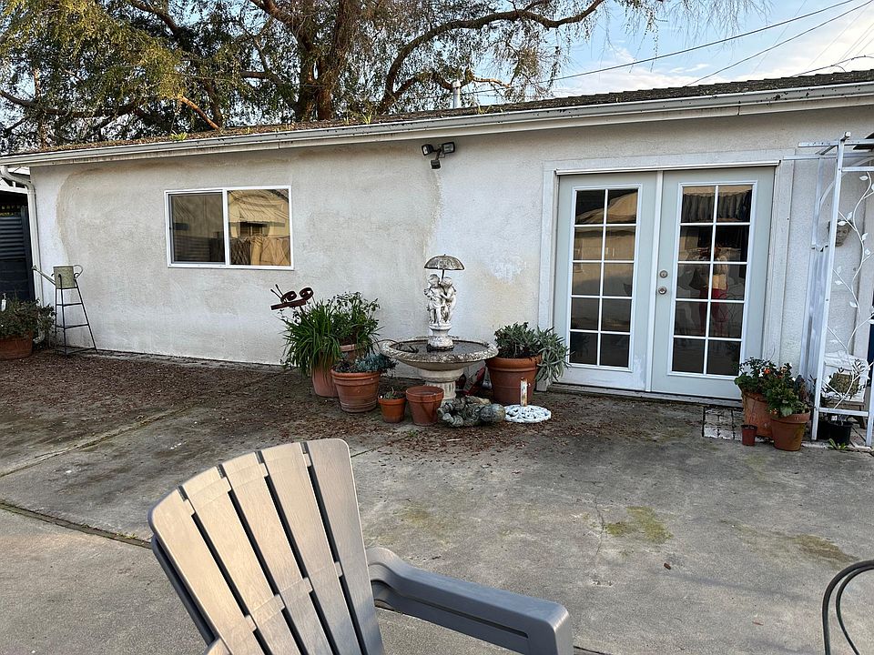 1st image of 2390 Rainbow Ave