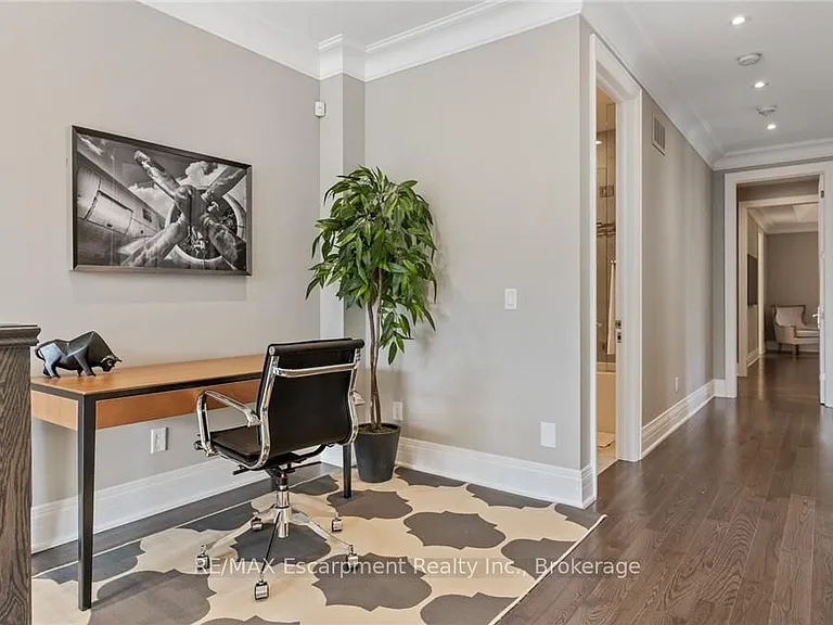 81 Brock St — Photo 31