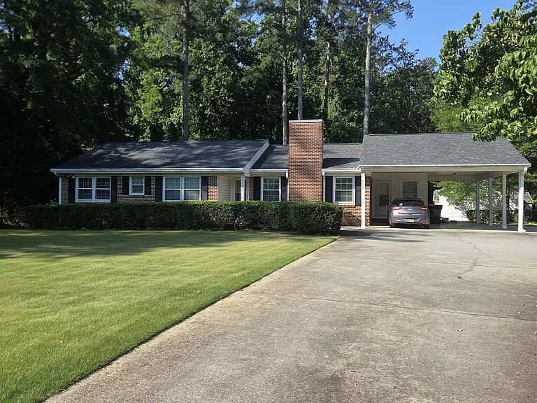 300 Rivertown Rd — Photo 5