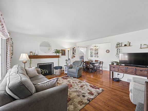 3rd image of 5011 W Hoffman Pl