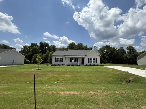438 Barbours Place Dr, Four Oaks, NC 27524