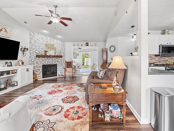 4th image of 3448 Alysheba Dr
