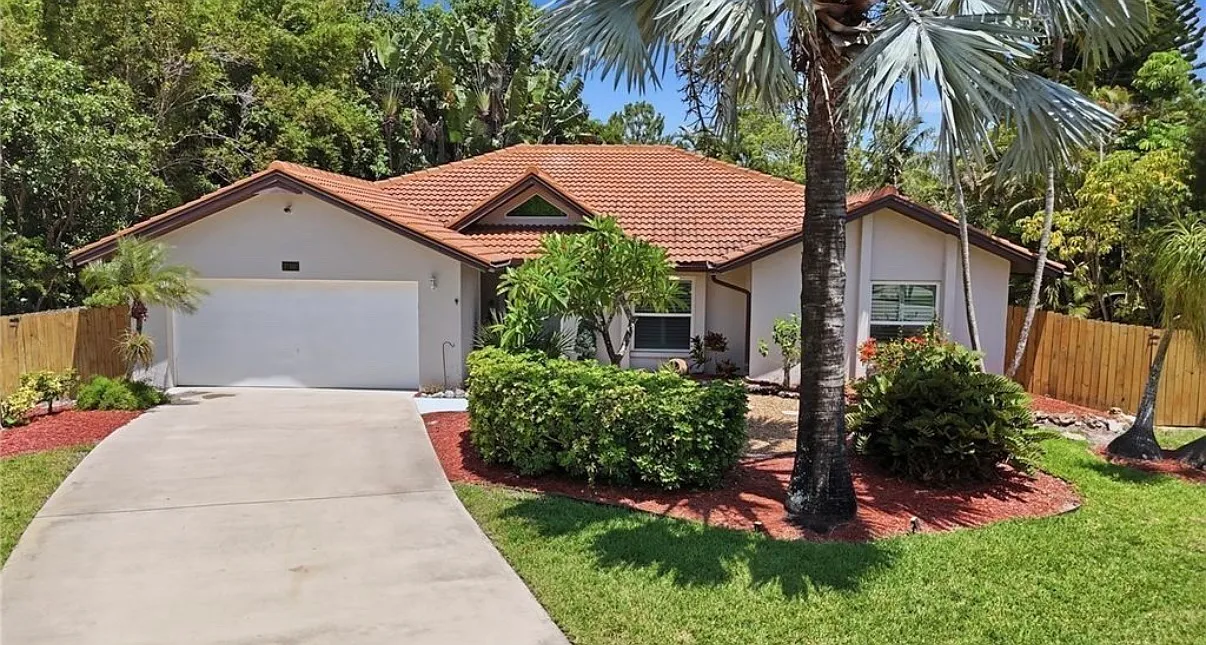 4 bed, 1701 sqft, $5,975 — Photo 1