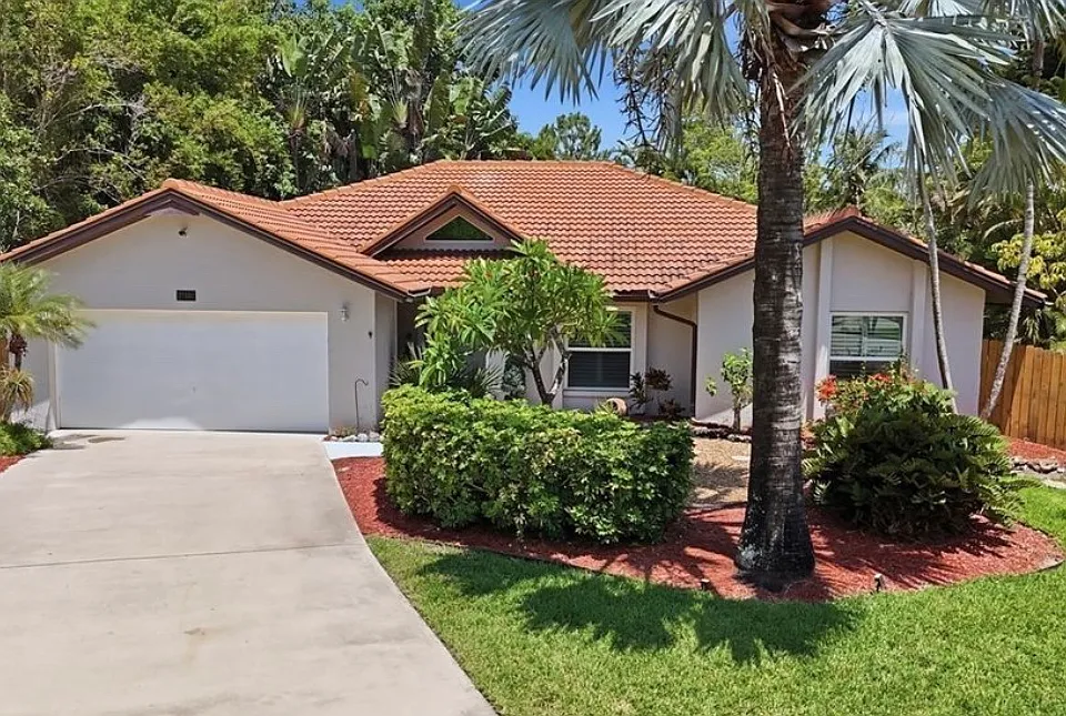 27160 Edenbridge Ct