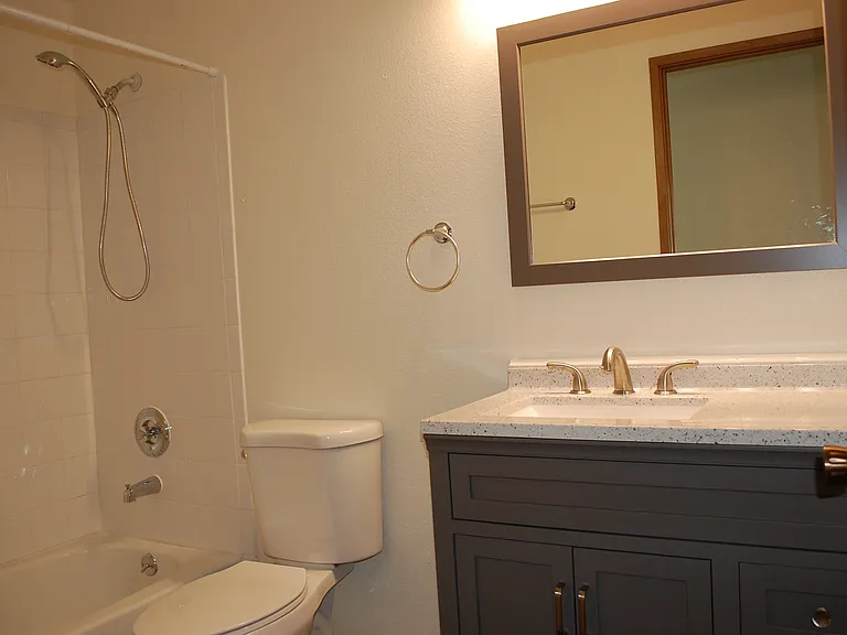108 Kensington Ave S #4 — Photo 7