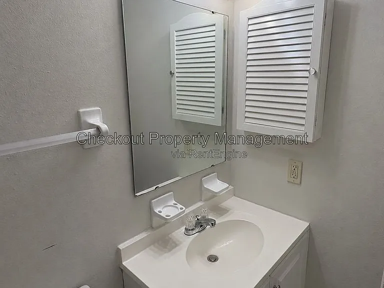 5531 Pershing Ave #32 — Photo 19