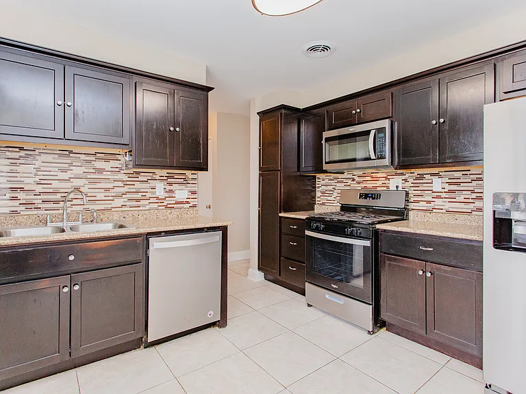 4852 Carol St — Photo 12