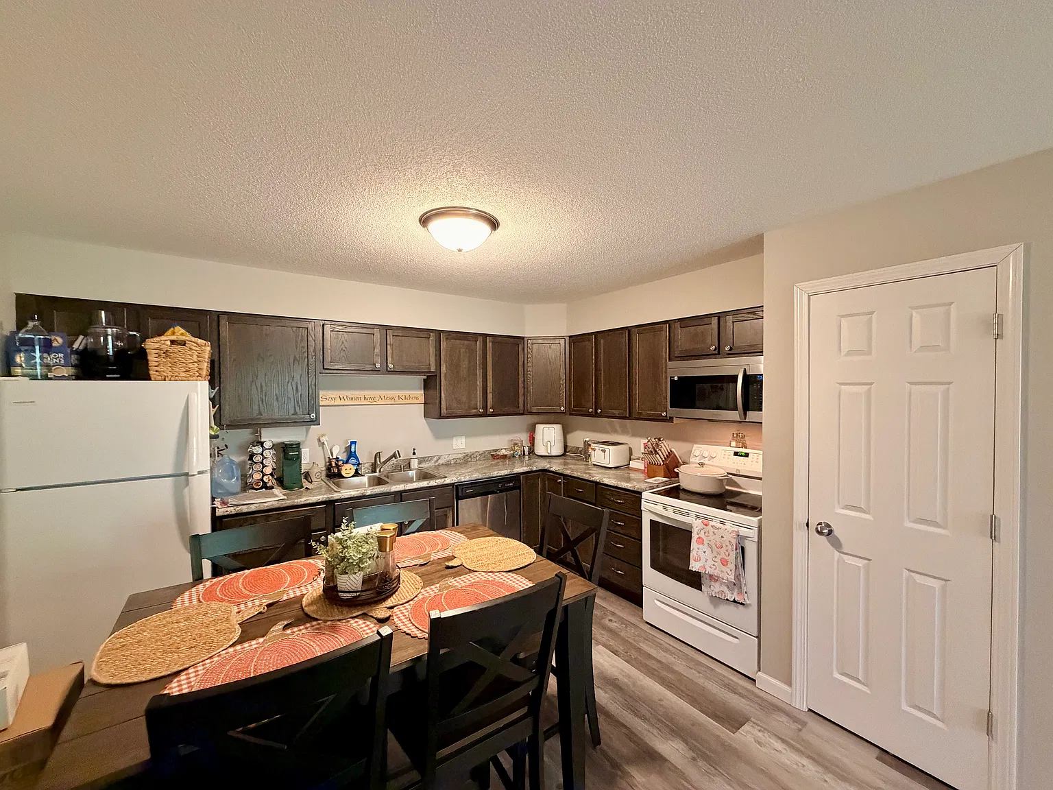 2 bed, $1,450 — Photo 3