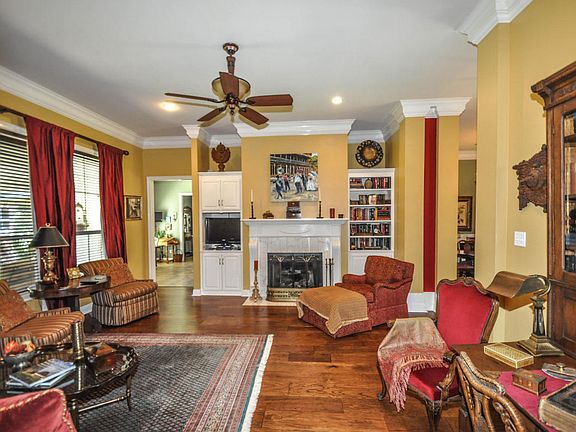 3rd image of 400 Whitebark Dr