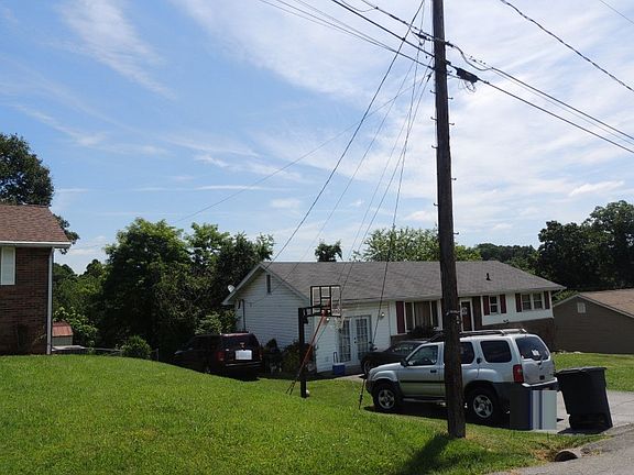 3rd image of 3336 Grandview Dr