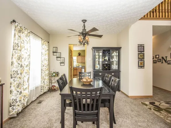 2054 Alum Village Dr, Lewis Center, OH 43035