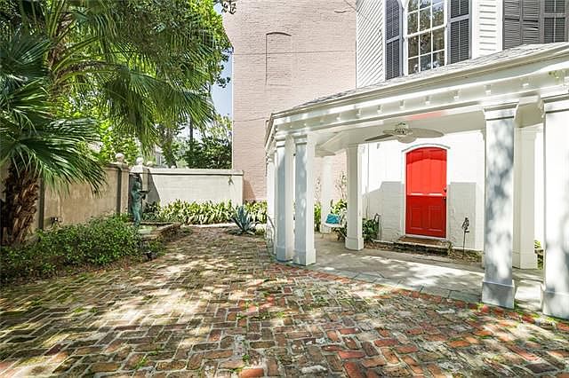 1st image of 1201 Amelia St