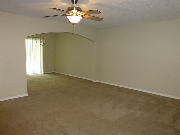 3rd image of 11603 Hickory Oak Dr
