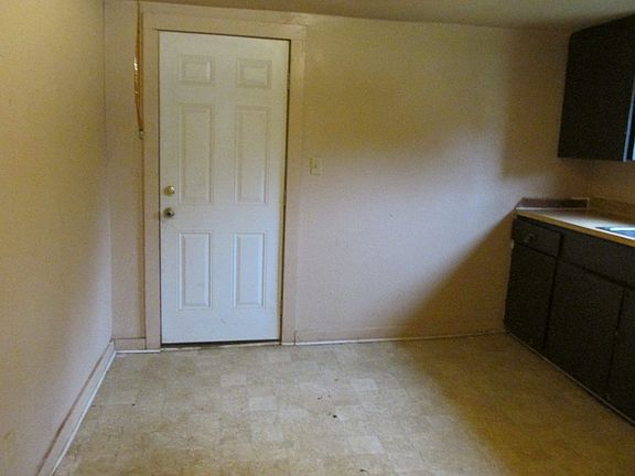 5th image of 307 Dorrance St