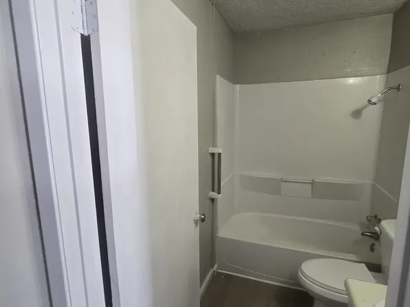 1222 Brazos St, Graham, TX