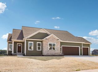 438 Sandstone STREET, Slinger, WI 53086