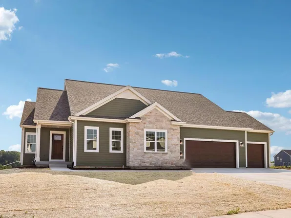 438 Sandstone STREET, Slinger, WI 53086