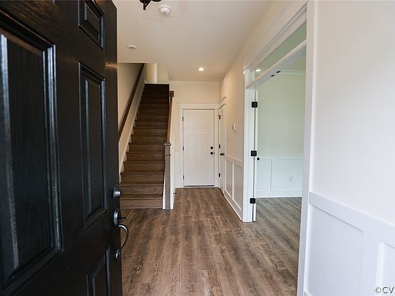 5th image of 17055 Thornapple Ct